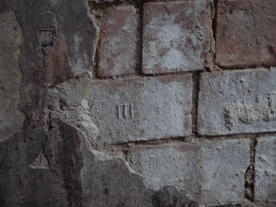 Любопытный вариант ! Однозначно не "Е" ! Скорее всего "Ш" чем "Т". Но стенку долбить не стал , ведь за ней мирно посапывал погорелец...